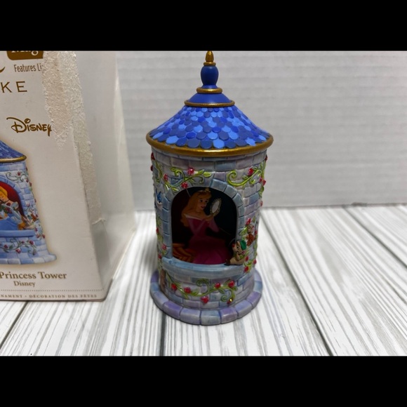 Hallmark Keepsake Ornament The Princess with box - Picture 3 of 6